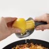 Kitchen Accessories Orange Lemon Press Tool Convenience Manual Squeezer Citrus Portable Juicer - Green - One size